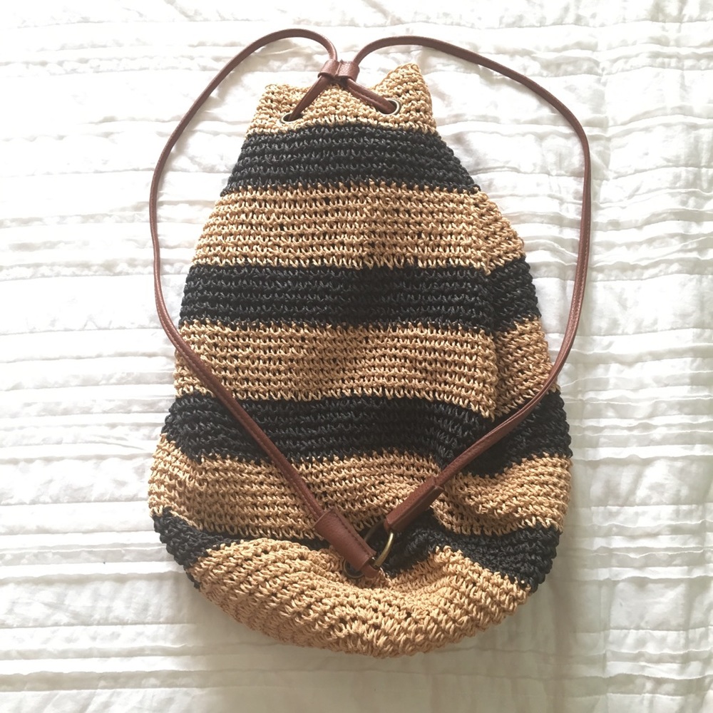 AE Striped Straw Drawstring Bucket Bag Backpack